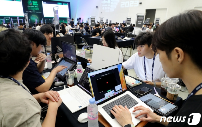 SWF 해커톤 활동 사진 1